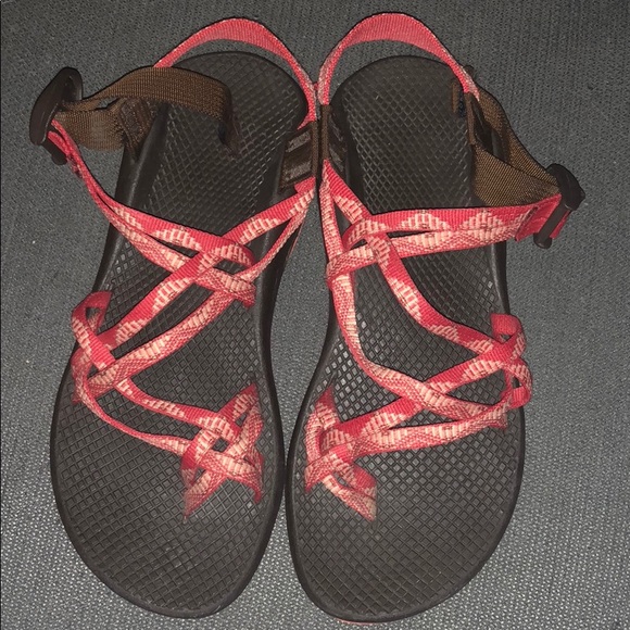 Pink chacos - Picture 5 of 6